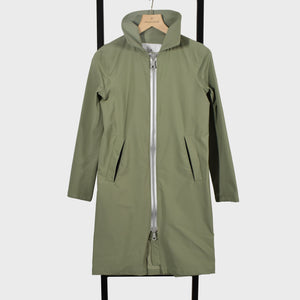 trench-vert-clair-zip-argent-maison-decale-face